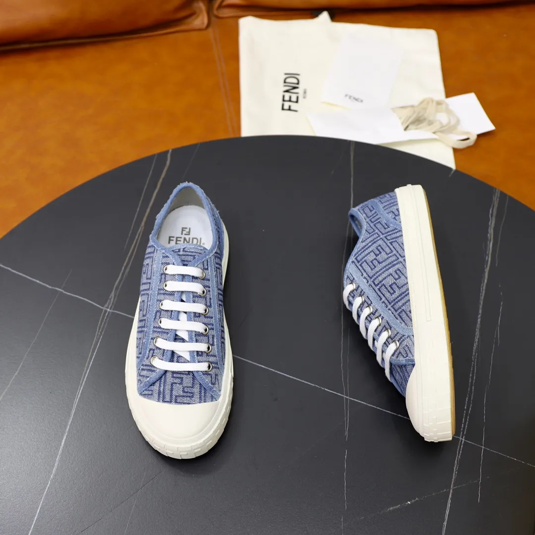 Factory price: 480 original order (couple model) Brand: FENDI Fendi 🙅‍♂️🙅‍♂️🙅‍♂️ Size: Female 35–40, Male 39-44 (45 can be customized) Grade: Official website genuine Material: Imported original LoGO fabric upper Original comfortable lining TPU wear-resistant lightweight outsole Style category: Loafers New trendy shoes Color: actual picture color